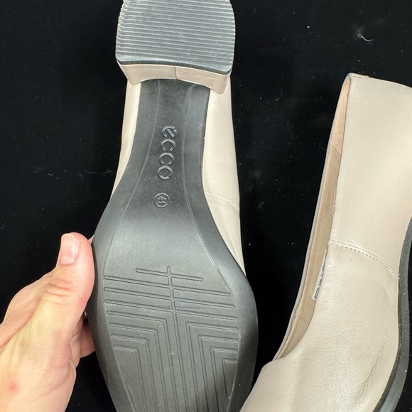Ecco Women's Taupe Block Heel Shoes - Picture 5 of 9